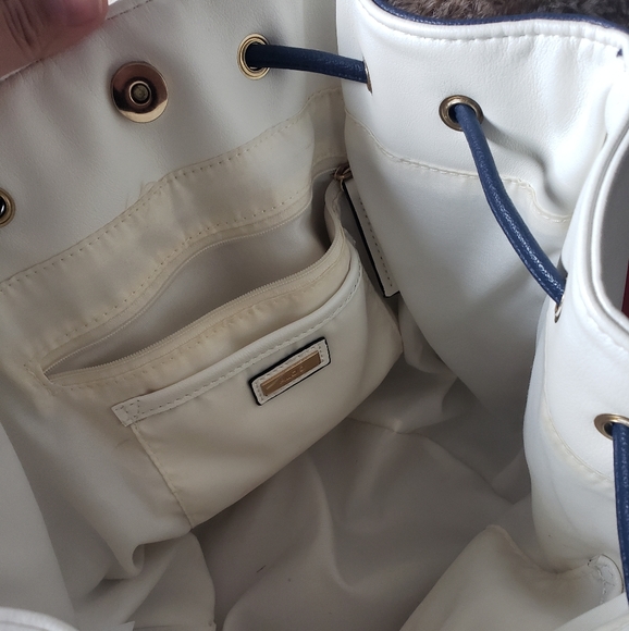 Bucket Bag - Picture 5 of 6